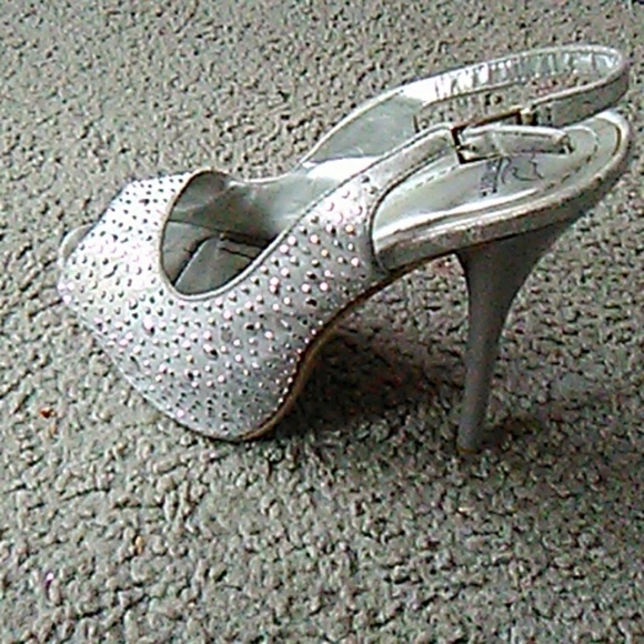 Heels - Picture 2 of 4